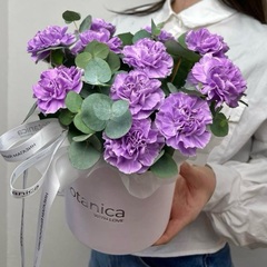 Шляпная коробка с космическими диантусами 2607202547