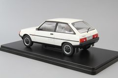 ZAZ-1102 Tavria white 1:24 Legendary Soviet cars Hachette #35