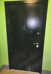 Входная металлическая дверь Лабиринт Классик шагрень черная 29 Серый софт рельеф