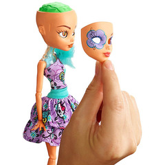 Внутренний монстр Шокирующе Застенчивая и Напуганная Глупышка