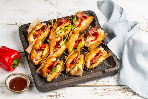 Мини-круассан с курицей, 10 шт.