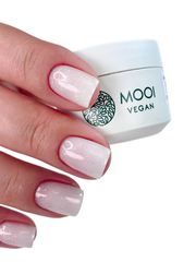 Hard Firming Gel HFG 06 Многофункциональный однофазный гель в белоснежно-молочном оттенке с мелкой мультипоталью.