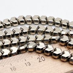 Гематит Сердце бусины (имитация), цвет золотистый, размер около 6*8 мм, цена за 16-17 шт (1/4 нити)