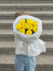 Букет моно из одноголовой хризантемы в желтом оттенке 9 шт