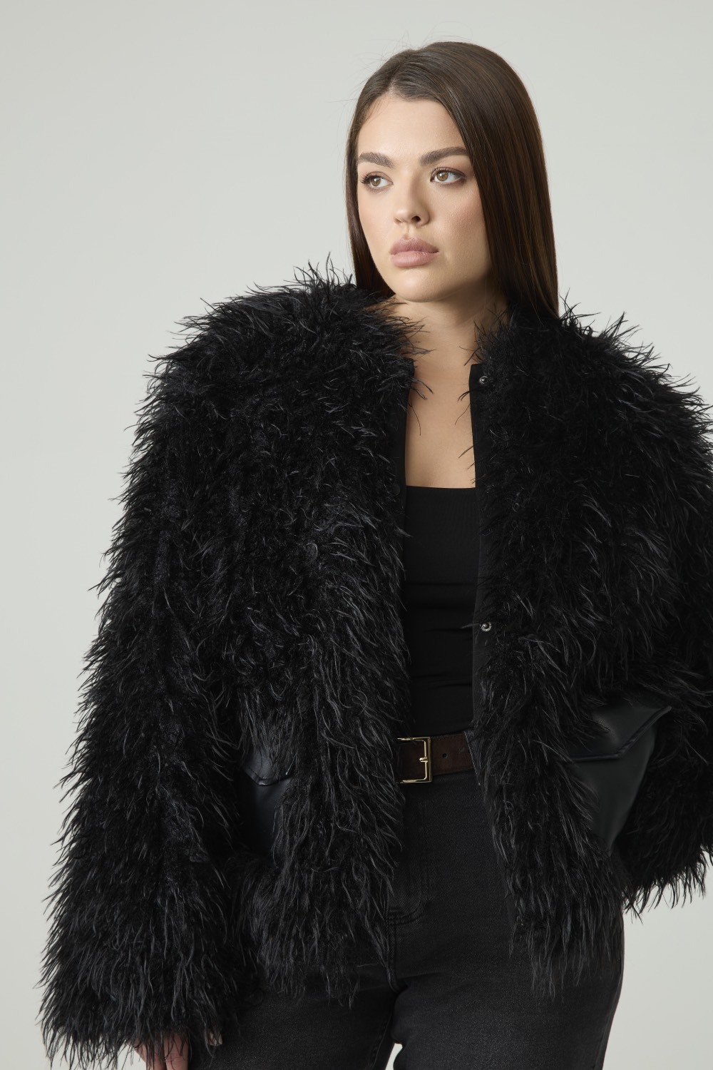 Шуба укороченная из искусственного меха ламы, черный