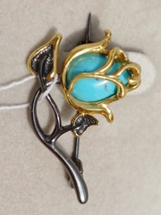 Роза (брошь из серебра с позолотой).