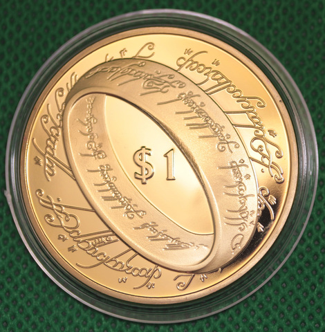 Жетон 1 доллар 2003 года Новая Зеландия Кольцо всевластия (Властелин Колец) Копия монеты позолота Копия
