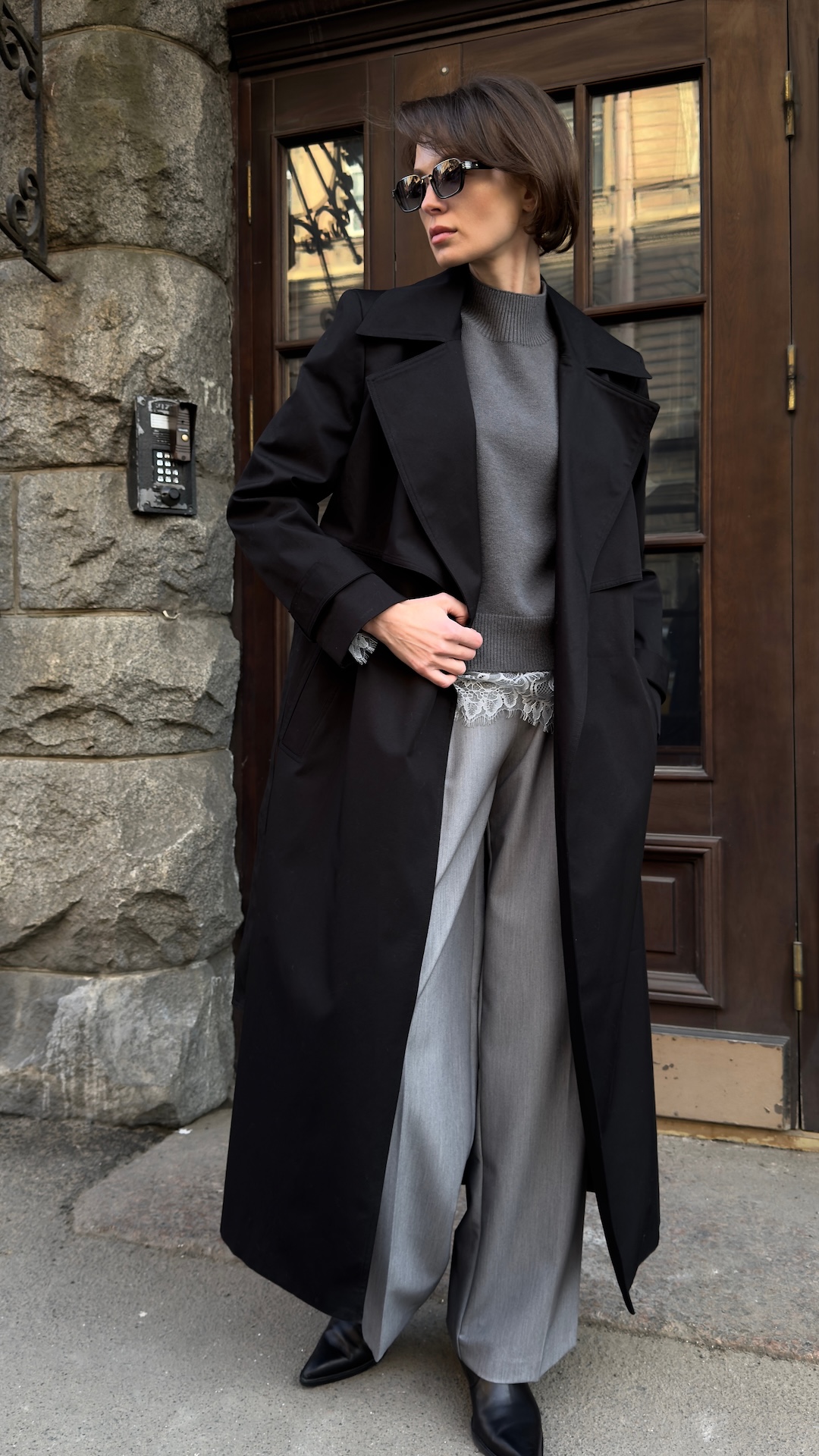 Тренч полной длины с английским воротником и кокеткой