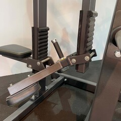 Независимая тяга сверху широким хватом DHZ SMR-2015Z