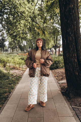 Брюки в пижамном стиле хлопковые с кантом и кистями