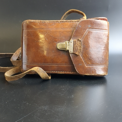 №14 Фотоаппарат складной дальномерный «Москва-2» (объектив «Индустар-23») в оригинальном кофре, металл, стекло, Красногорский механический завод (КМЗ), СССР, 1947-1956 гг.