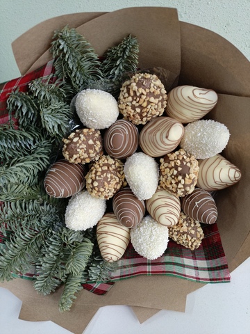 Букет из клубники в шоколаде и нобилиса