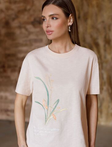 Футболка из фактурного полотна с авторским принтом  D49.071 (118026)