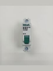 автоматический выключатель 1п 32А тип С 4,5кА серия ВА-101 DEKraft