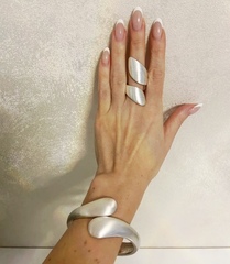 84569-kolco-razemnoe-v-stilistike-celine-matovyj-metall