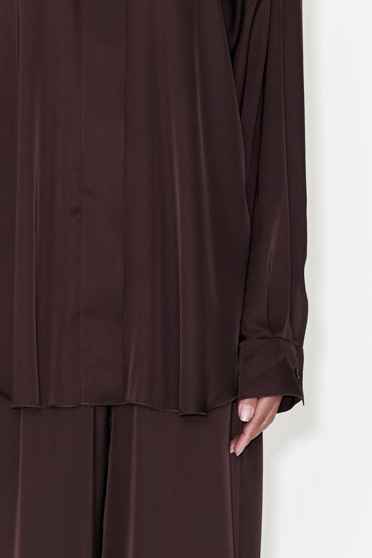 Рубашка из шелка с разрезами коричневая