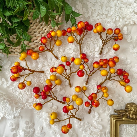 Ягоды рябина желто-оранжевые, искусственные на ветке, зонтиком, 9-15 мм, набор 10 шт.
