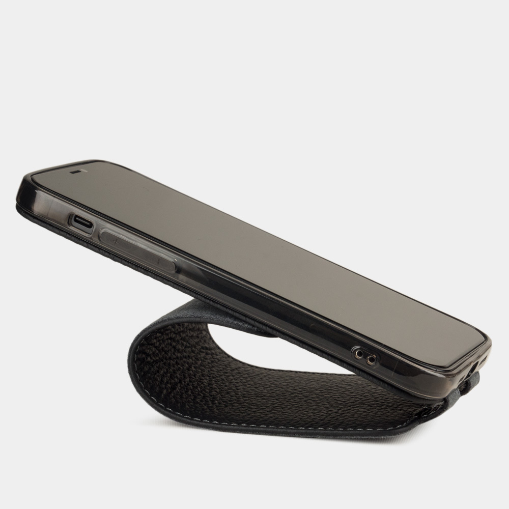Чехол кожаный для iPhone 12/12Pro цвета черный