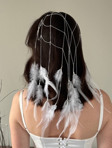 Украшение свадебное на голову тика с подвесками перышками