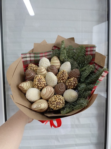 Букет из клубники в шоколаде и нобилиса