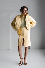 Бомбер из эко-кожи лимонный