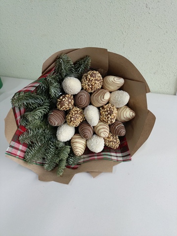 Букет из клубники в шоколаде и нобилиса