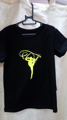 Футболка с аппликацией и стразами