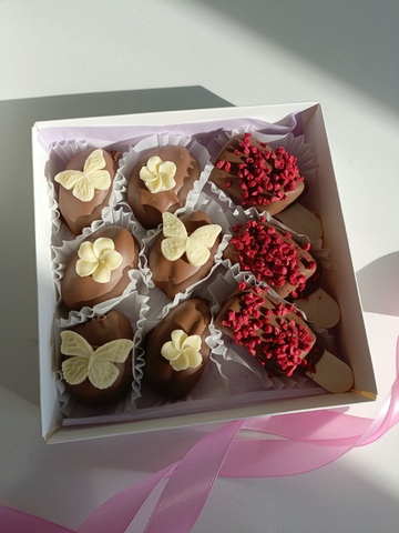 Финики в шоколаде и бананы в шоколаде