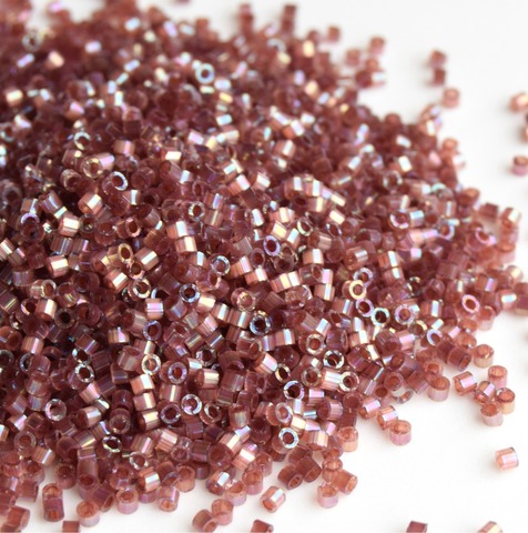 DB-1878 Бисер цилиндрический Миюки делика 11/0 Розовый топаз радужный шелк, окрашен внутри /Miyuki delica 11/0 Silk Inside Dyed Rose Topaz AB