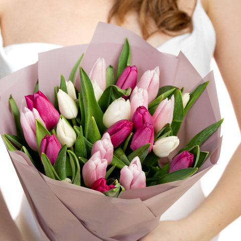 Букет 25 тюльпанов (нежный микс)