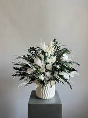 Композиция в кашпо Физалис