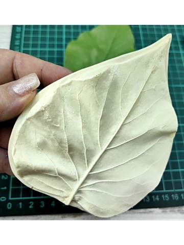 Молды пластиковые листья сирени 3шт