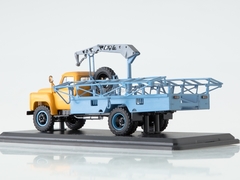 GAZ-53 M-30 Container garbage truck early yellow-blue 1:43 Start Scale Models (SSM)