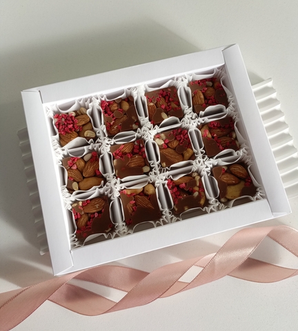 Конфеты ручной работы с орехами