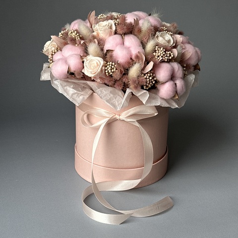 «Карамель» - композиция из стабилизированных цветов и сухоцветов