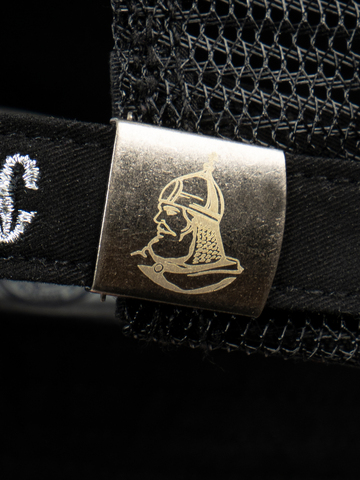 Бейсболка с сеткой «Великоросс» чёрного цвета - серебро  с вышивкой лого