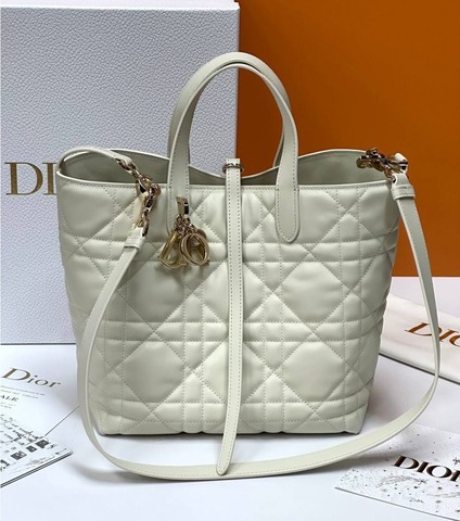 Сумка Dior Toujours вертикальная, белый