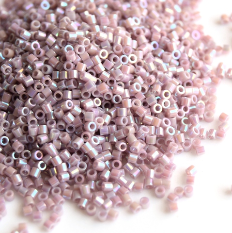 DB-0158 Бисер цилиндрический Миюки делика 11/0 /Miyuki delica 11/0 Opaque Lilac AB