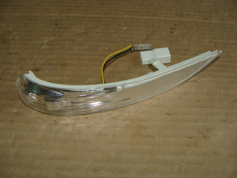 Повторитель поворотов на зеркале 3163 правый с колодкой (2015-)