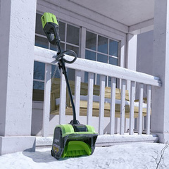 Снегоуборщик Greenworks GD60SSK5 60V (30 см) аккумуляторный, с АКБ 5 А/ч и ЗУ