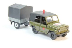 UAZ-469 VAI Military Automobile Inspection with trailer Agat Mossar Tantal 1:43