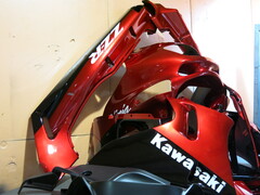 Комплект пластика красный Kawasaki ZZR 400-2 ZZR 600-2
