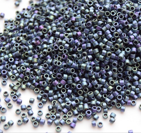 DB-1052 Бисер цилиндрический Миюки делика 11/0 /Miyuki delica 11/0 Metallic matte iris blueberry gold