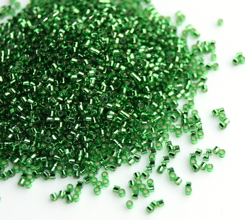 DBS-0046 - Silver Lined Light Green