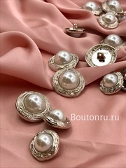 Пуговицы серебристые с жемчугом (с узором)