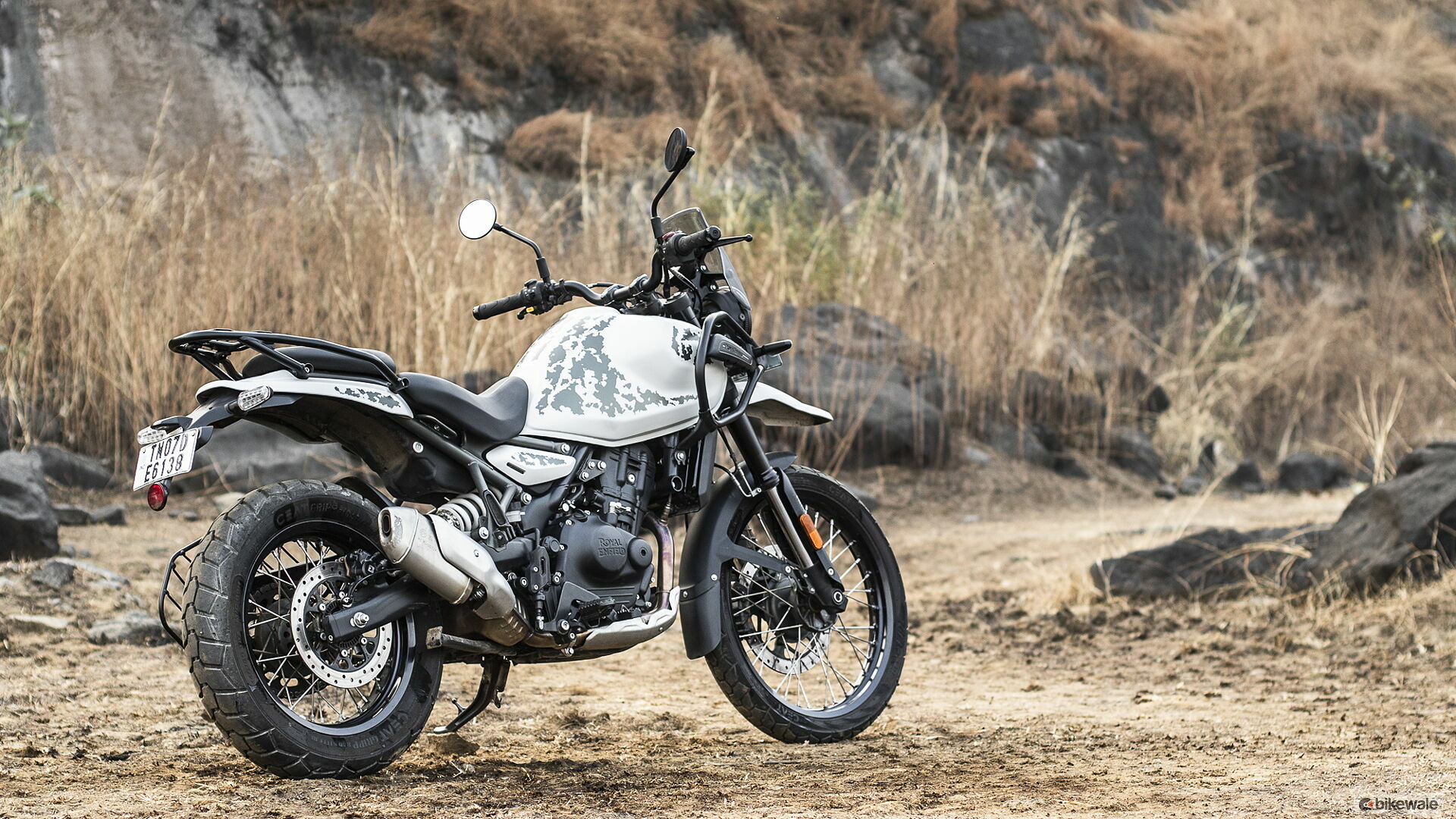 Royal Enfield Himalayan 450 Kamet White Premium Royal Enfield Himalayan 450 Kamet White Premium