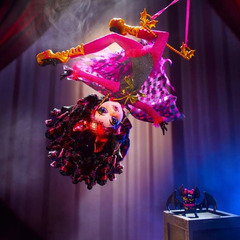 Дракулаура. Фрик Дю Шик