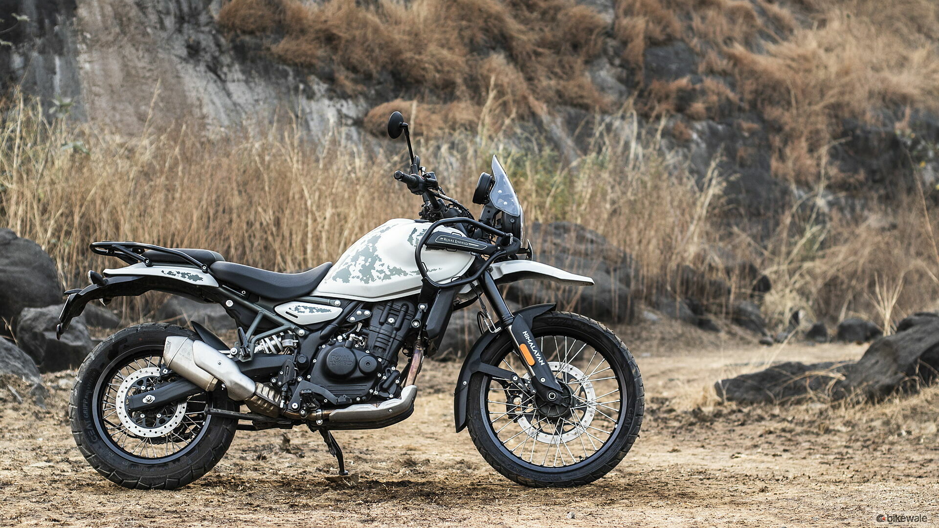 Royal Enfield Himalayan 450 Kamet White Premium Royal Enfield Himalayan 450 Kamet White Premium