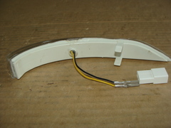 Повторитель поворотов на зеркале 3163 правый с колодкой (2015-)