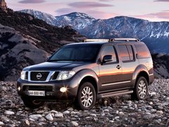 Чехлы на Nissan Pathfinder 2005–2014 г.в.